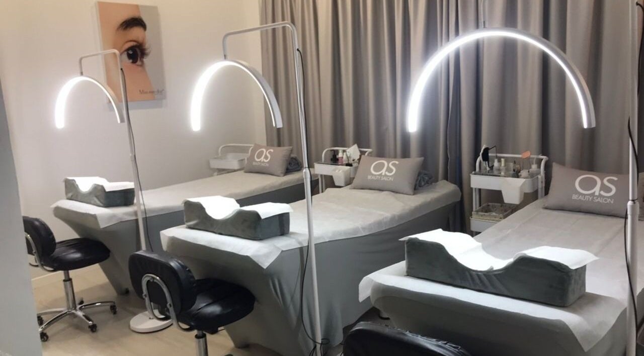 Relaxing spa beds at Ann Shane Hair Beauty Salon, Petaling Jaya, Selangor, MY, offering ultimate rejuvenation.