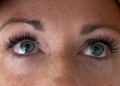 Close-up of expertly crafted eyelash extensions at AR Lash Bar, Mermaid Waters, Queensland, AU.