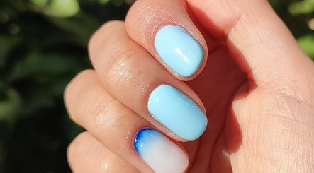 Lisi Nails image 3