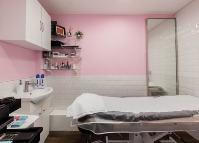Effulgent Beauty serene spa room for nails and waxing services in London, United Kingdom, GB.