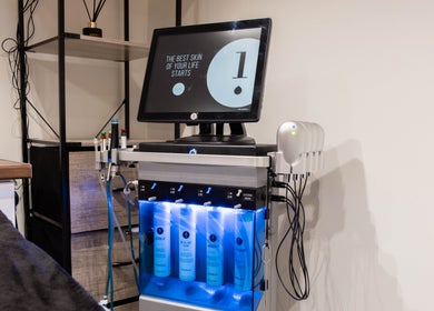 Effulgent Beauty's hydrafacial machine in London, United Kingdom, GB offering rejuvenating skin care treatments.