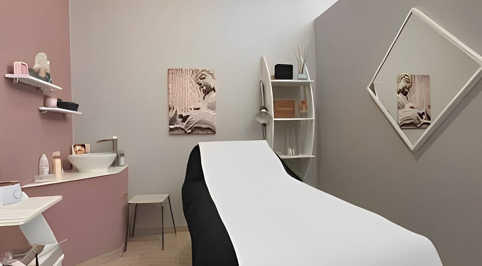 Tranquillo spazio per trattamenti a L'angolo Del Benessere, Torino, Piemonte, IT.