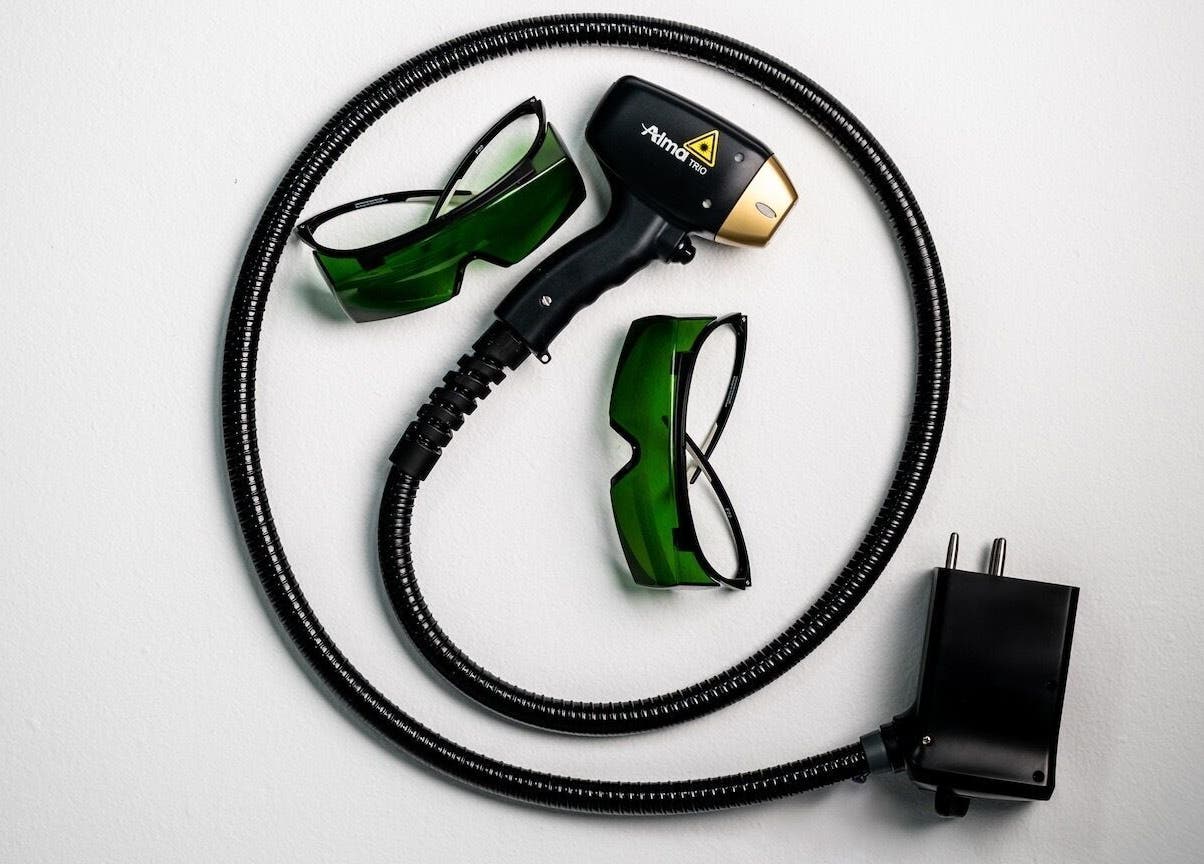 Laser hair removal device and safety glasses at Aleestheticss, Laval, Québec, CA.