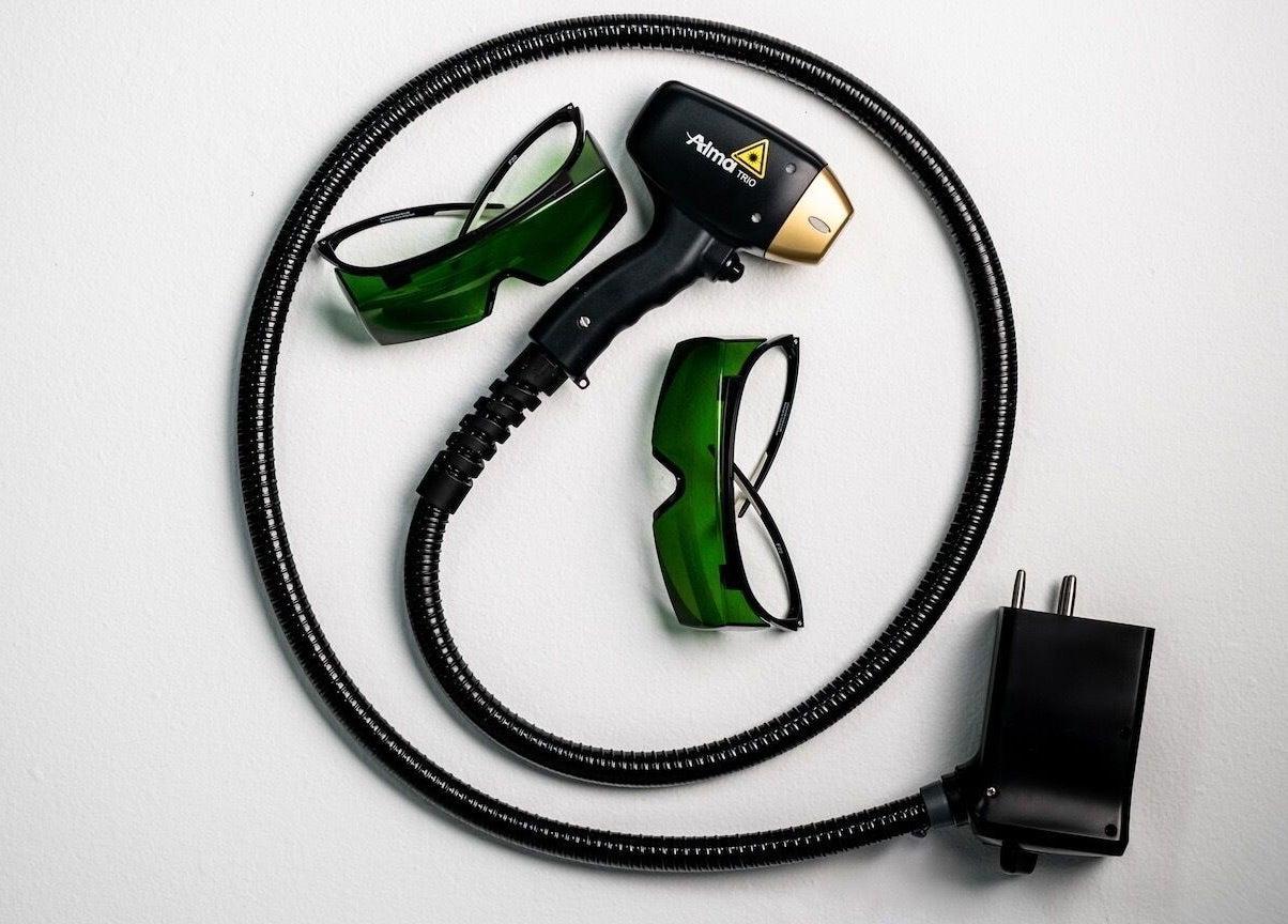 Laser hair removal device and safety glasses at Aleestheticss, Laval, Québec, CA.