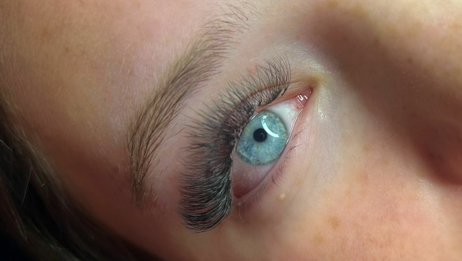 Jade’s Lash Boutique image 1