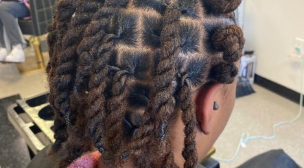 Royal Beauty and Braids LLC