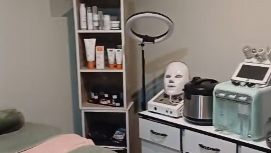 Beauty With Famz treatment room tools in Durban, Kwazulu-natal, ZA, including skincare products and devices.