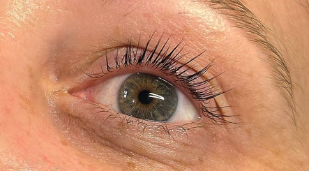 Close-up of a polished lash lift at Meraki Beaute MBS, Stoke-on-Trent, England, GB for enhanced beauty.