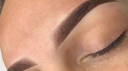 Perfectly shaped eyebrow at Permanent Perfection by Lwazi in Johannesburg, Gauteng, ZA showcasing beauty expertise.