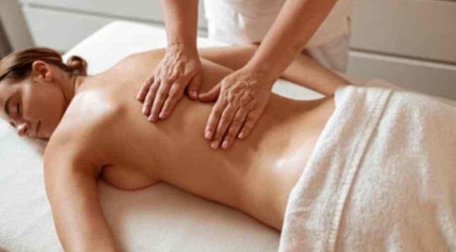 Therapeutic massage at Integrative Bodywork in West Albury, NSW, AU. Find peace and relaxation.