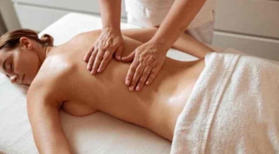 Therapeutic massage at Integrative Bodywork in West Albury, NSW, AU. Find peace and relaxation.
