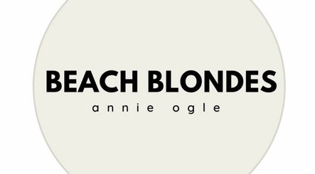 Beach Blondes // Annie Ogle