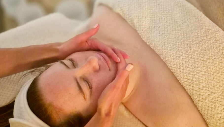 Facial massage at Michaela's Holistic Beauty, Victoria, Victoria, AU for relaxation and rejuvenation.