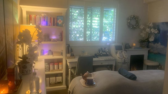 Hamptons Body Lounge - Holistic Therapies - Massage, Reiki, Body Contouring