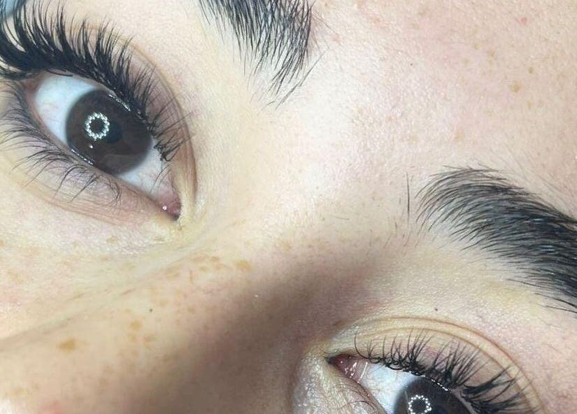 Cílios perfeitamente alongados no Lamas Beauty Bar em Moscavide, Lisboa, PT, destacando elegância.