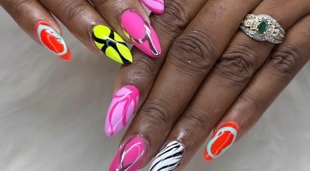 Imagen 3 de Zuriah nails & Cosmetics