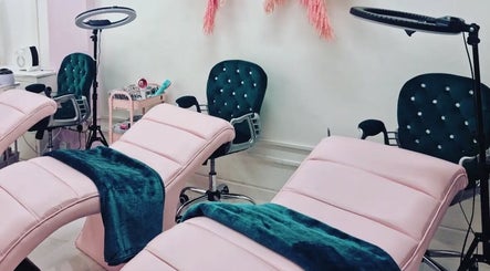 Lashesbychance beauty room in Romford, England, GB with plush chairs and tranquil decor.
