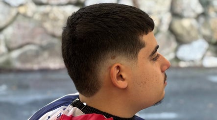 MaskowBarber image 3