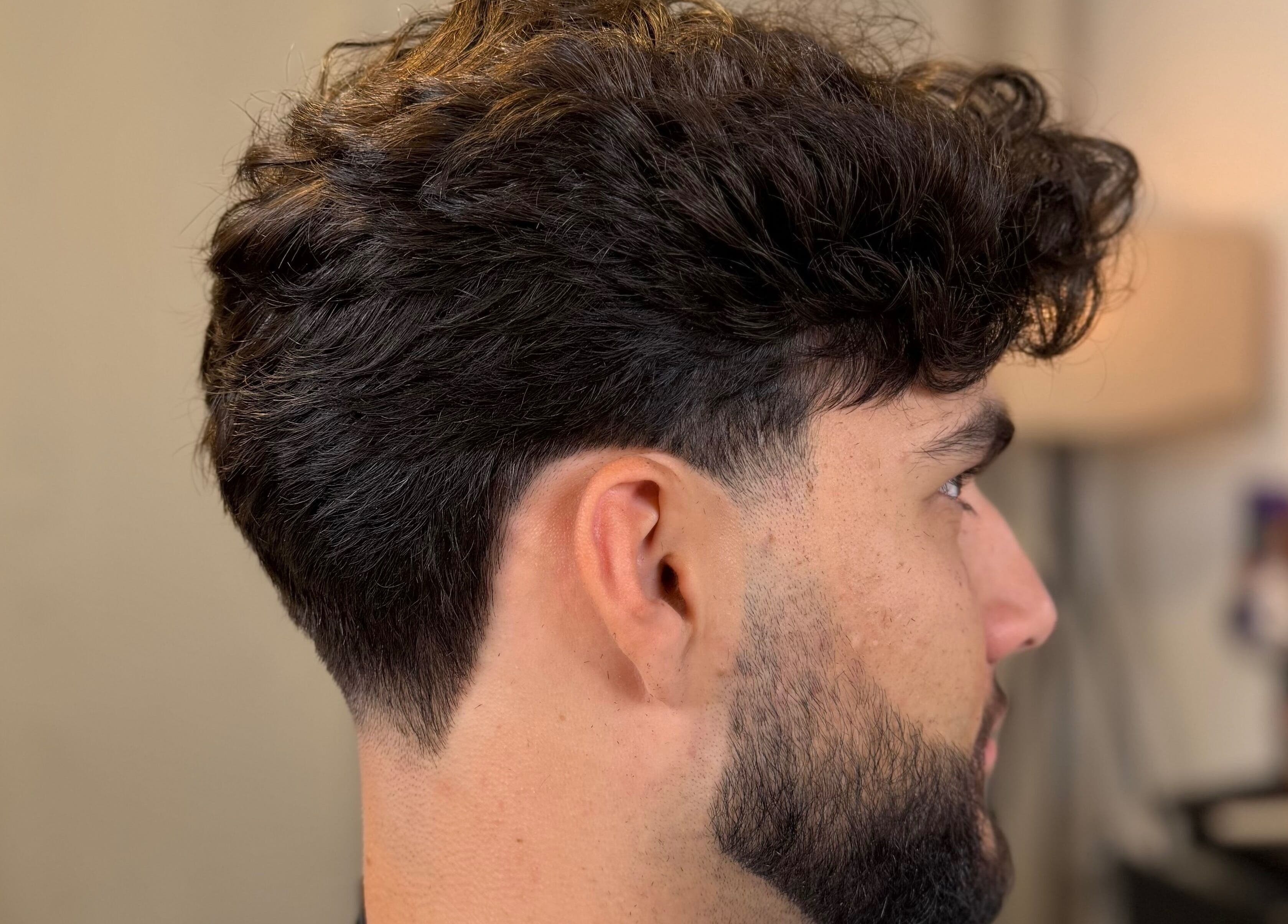 Coup de cheveux détaillé chez Maskow Barber, Toulouse, Occitanie, FR.