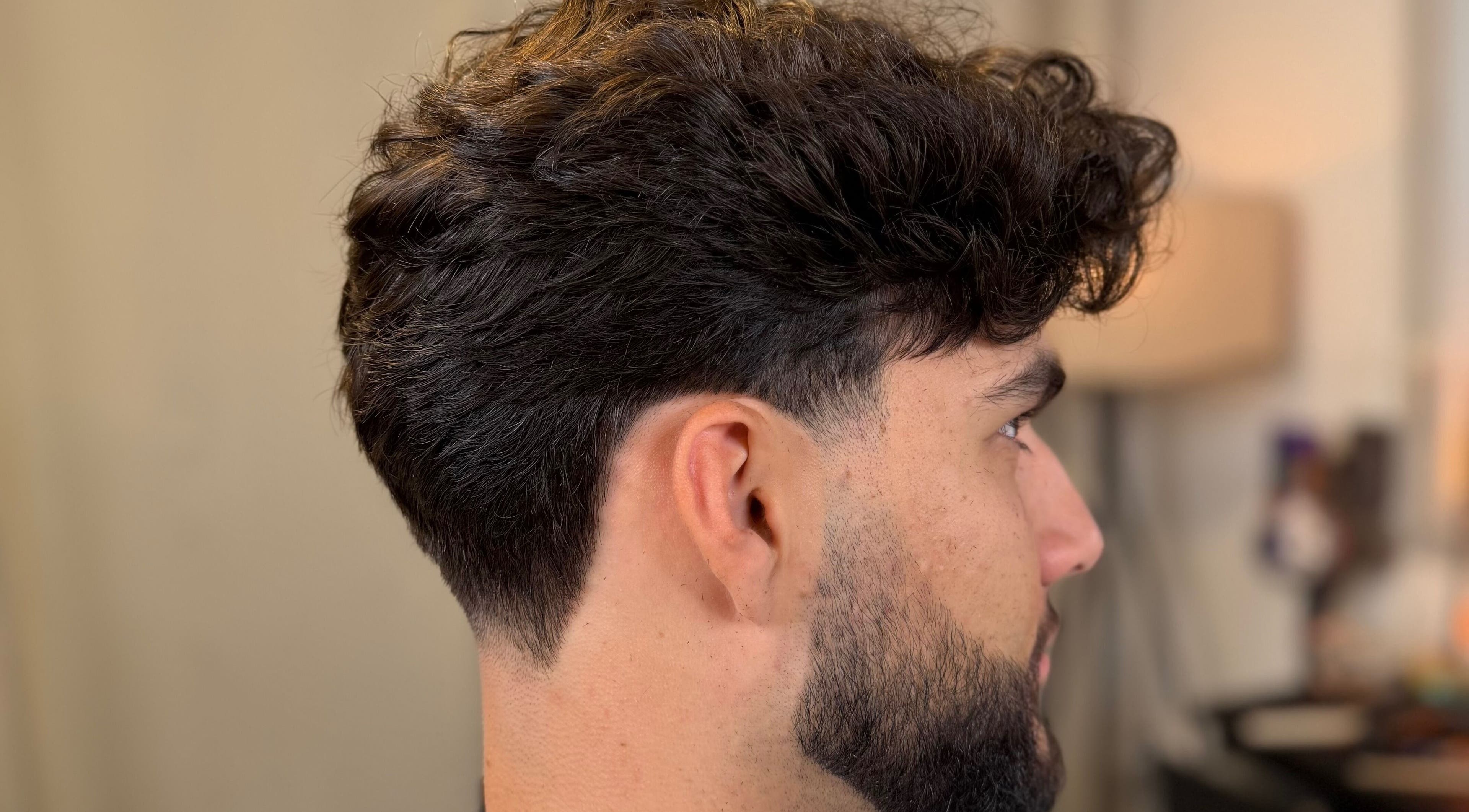 Coup de cheveux détaillé chez Maskow Barber, Toulouse, Occitanie, FR.