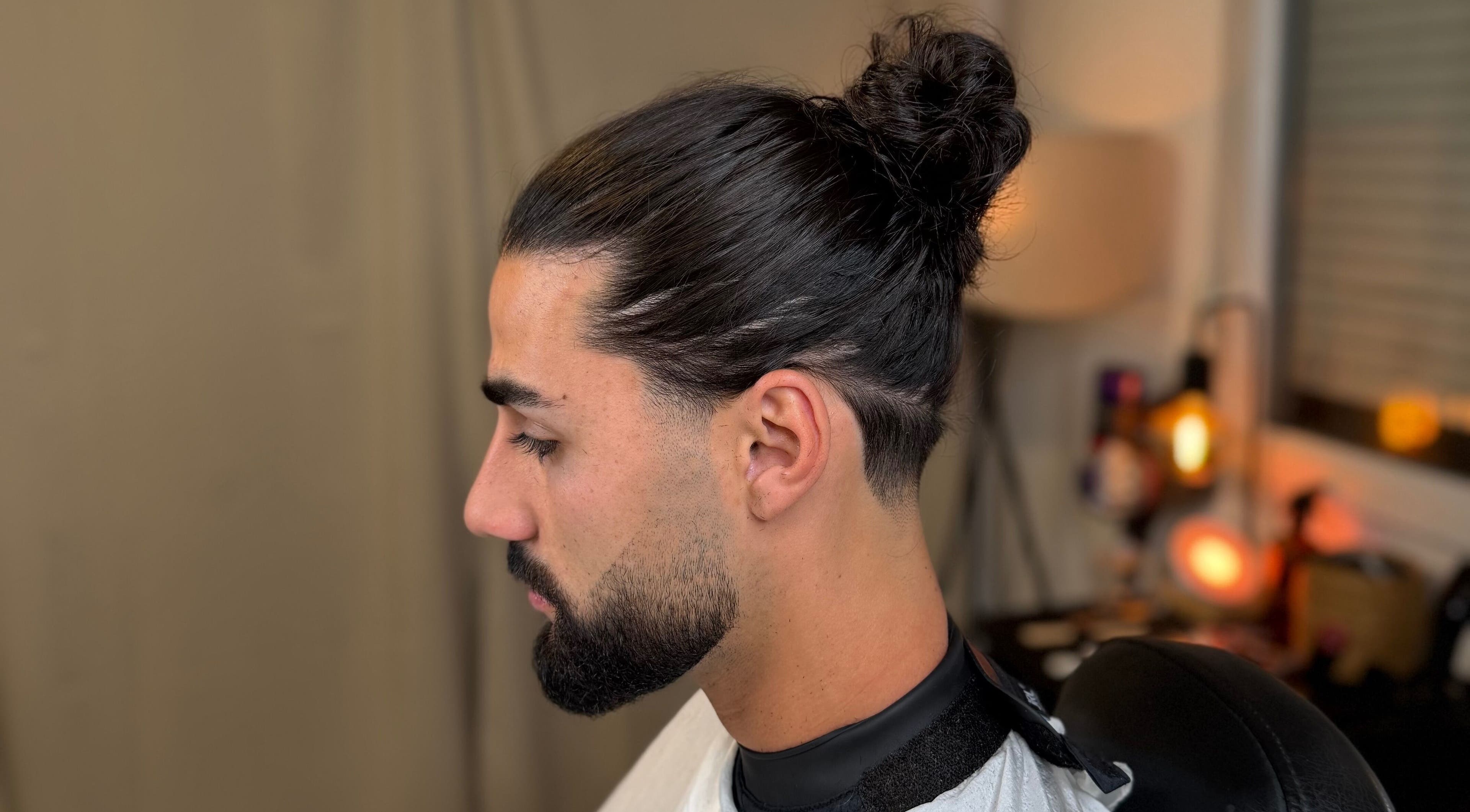 Coiffure homme élégante chez Maskow Barber, Toulouse, Occitanie, FR.