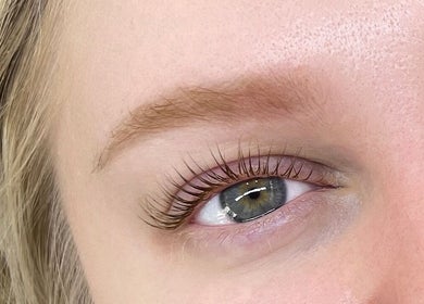 Beautiful lash enhancement at JL Beauty World, Toronto, Ontario, CA showcasing elegant eye makeup.