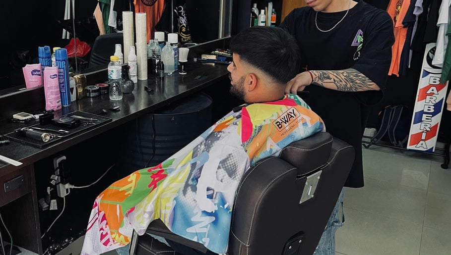 Titanes Barber Shop image 1