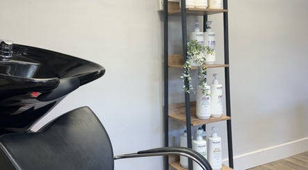 JV Hair studio image 2