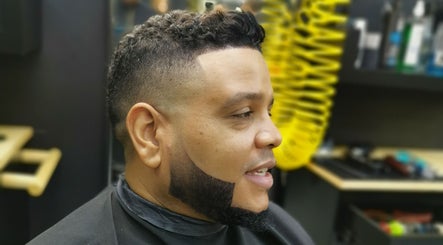 Latinflowbarber image 2