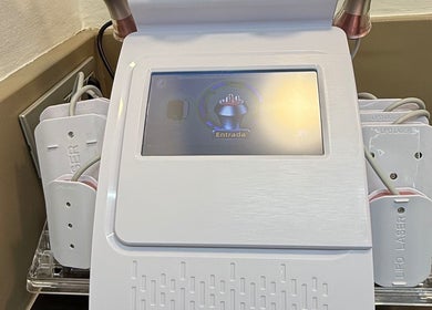 Equipo de tratamiento láser en Smile Wellness, Barcelona, Catalunya, ES.
