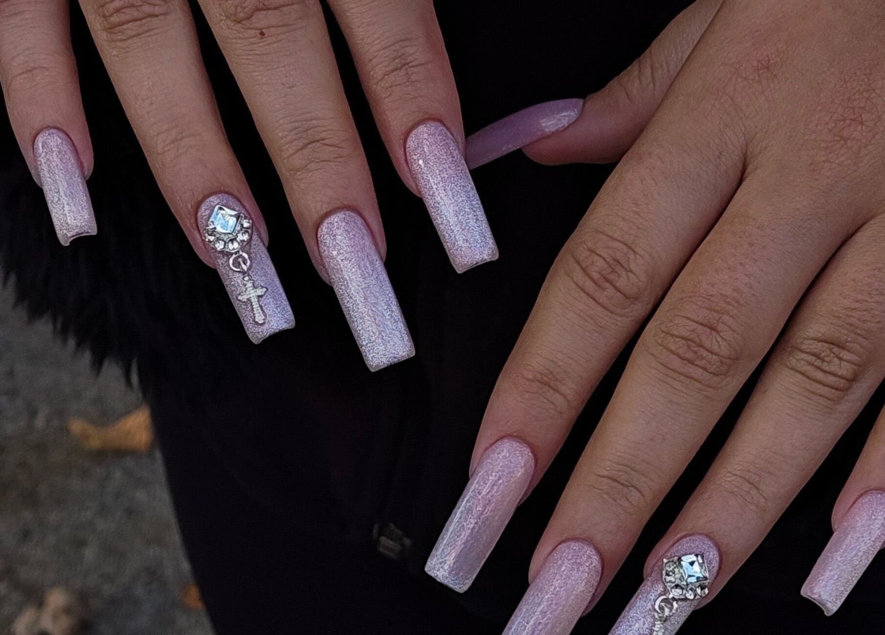 Elegant glittery nails at Sofia's Studio 444, Montréal, Québec, CA showcasing exquisite detail.