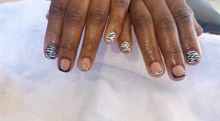 Image de Buhle nails and stuff 3