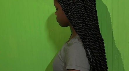 Harmonized Hairstyles image 2
