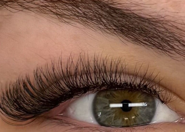 Close-up of enhanced eyelashes at Glowbykarla Beauty, Bradfield, New South Wales, AU, showcasing expert styling.