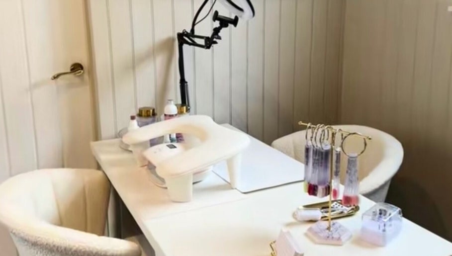 Hannah's Beauty Nest image 1