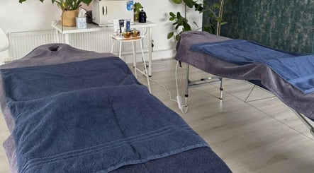 Glow Skin And Wellness