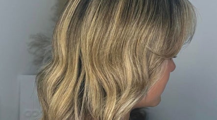 Shanna Leonie Hair