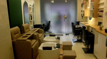 Seema’s Hair & Skin Clinique - Ladies Beauty Parlour & Nail Salon