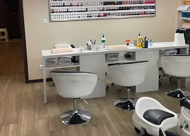 Espace manucure de La Reine Massage Epilation Manucure à Paris, Île-de-France, FR.