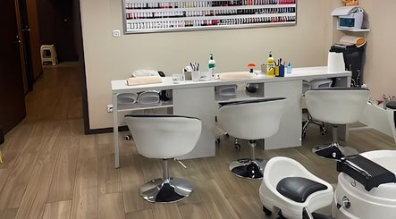 Espace manucure de La Reine Massage Epilation Manucure à Paris, Île-de-France, FR.