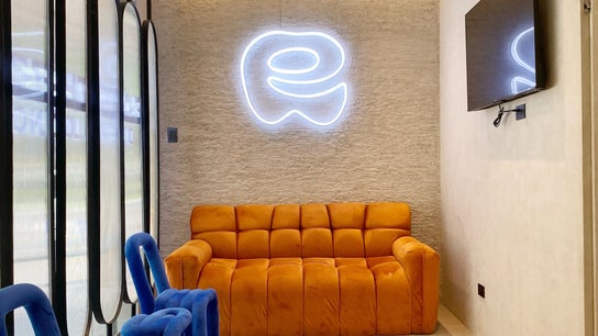 Easethetic Dental Lounge