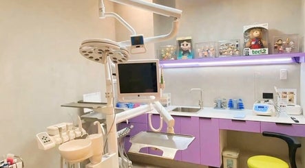 Easethetic Dental Lounge image 2
