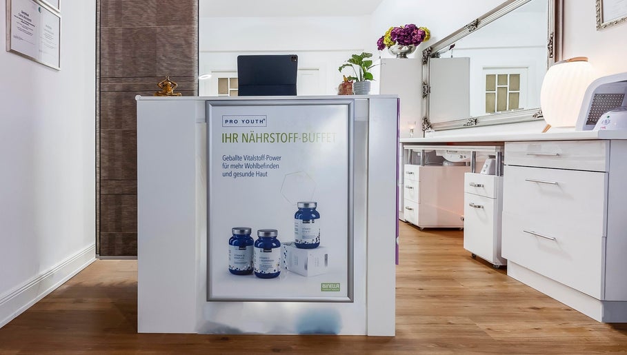 CARRIE’S COSMETIC - Eppendorf / Harvestehude图像1