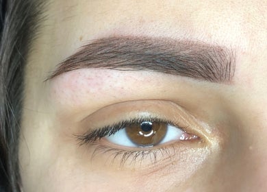 Perfekte Augenbrauen bei CARRIE'S COSMETIC - Your Life’s Beauty - Dulsberg / Eilbek, Hamburg, Hamburg, DE.
