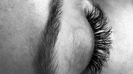 Perfekte Wimpernverlängerung bei CARRIE'S COSMETIC - Your Life’s Beauty - Dulsberg/Eilbek in Hamburg, Hamburg, DE.