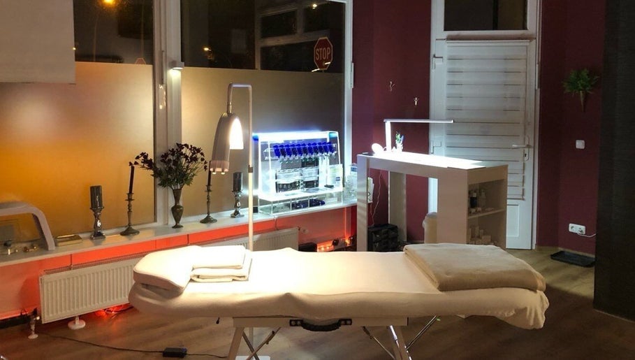 Behandlungsraum bei Carrie's Cosmetic - Dulsberg Hamburg, stilvoll und einladend. Hamburg, Hamburg, DE.