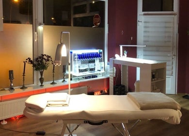 Behandlungsraum bei Carrie's Cosmetic - Dulsberg Hamburg, stilvoll und einladend. Hamburg, Hamburg, DE.