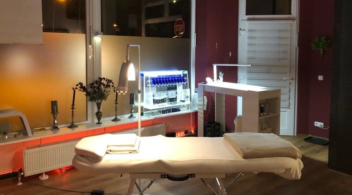 Behandlungsraum bei Carrie's Cosmetic - Dulsberg Hamburg, stilvoll und einladend. Hamburg, Hamburg, DE.