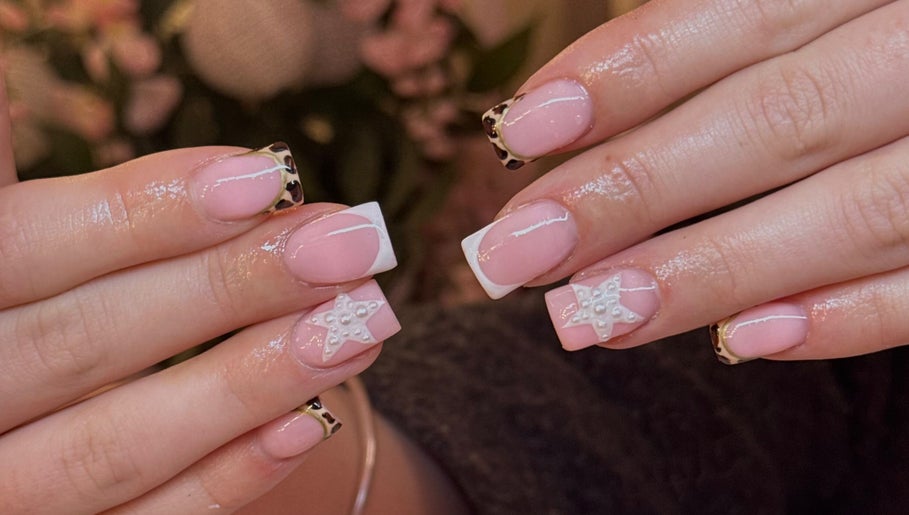 Emilyjanenails_ image 1