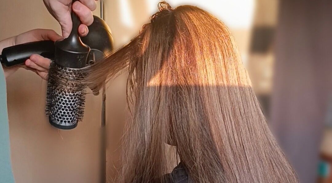 Brushing professionnel à La Coiffure Fleurie, Soissons/Compiègne/Noyon et alentours, Hauts-de-France, FR.